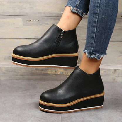Dames Enkelboots met Rits – Zwart Leer, Plateau Hak voor Casual en Avondkleding