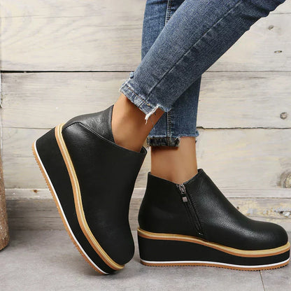 Dames Enkelboots met Rits – Zwart Leer, Plateau Hak voor Casual en Avondkleding