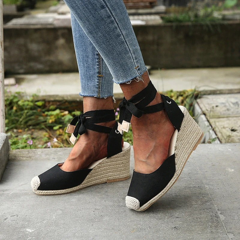 Lysanne - Wedge Sandalen met Strikdetails